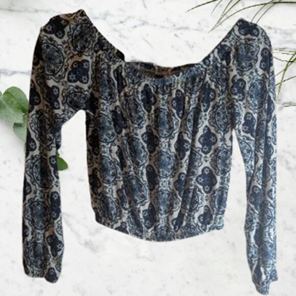 H&M Divided XS long sleeve viscose peasant crop top. - Picture 1 of 1